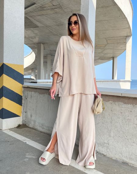 Женский легкий костюм брюки с разрезом и блуза креп-жатка NA2003 цвет бежевый, размер onesize 42/50 | Зображення 2