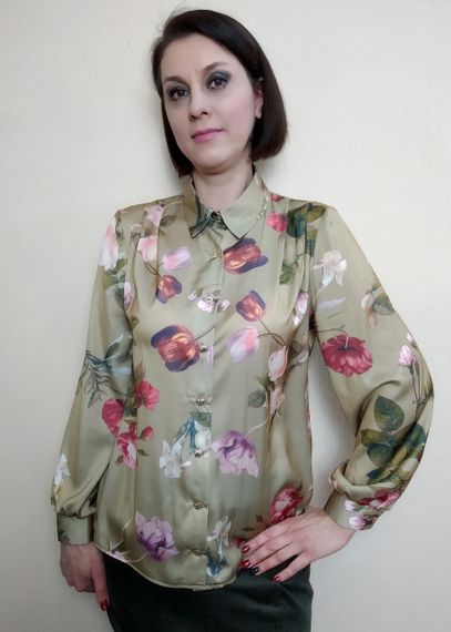 Шовкова жіноча блузка з сорочковим коміром Бл05