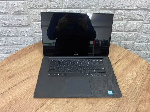 Ноутбук Сенсорний Dell XPS 9560 15.6"4K/IPS/i7 7700HQ/16Gb/SSD512/GTX1050-4Gb | Зображення 4
