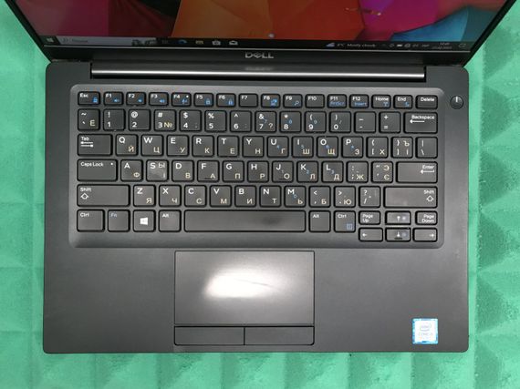 Ультрабук Dell Latitude 7390 / 13.3" IPS / Intel Core i5-8250U (4(8) ядра по 1.6-3.4GHz) / 8GB DDR4 / 128GB SSD / UHD Graphics 620 / WebCam / USB 3.1 / HDMI / Win 10 б/у | Зображення 3