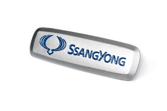 Шильдик алюмінієвий для килимків (1шт) для Тюнінг SsangYong | Зображення 1