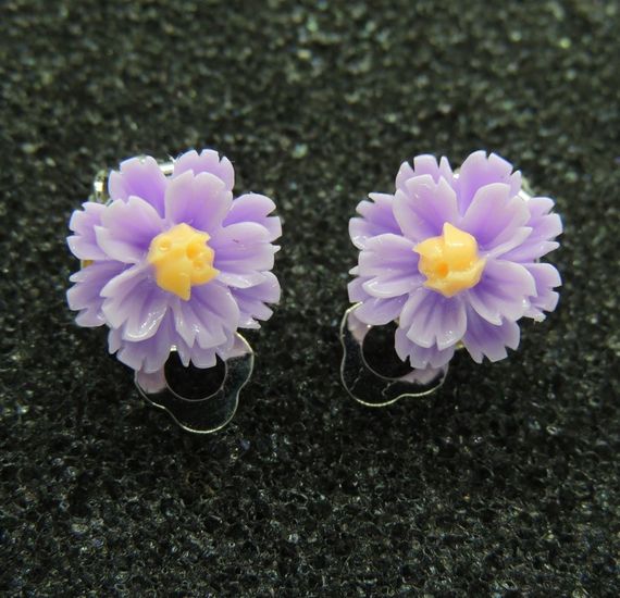 Кліпси сережки дитячі для вух без пробивання вуха Liresmina Jewelry квітка Хризантема Фіолетова Глянсова Глянцева бежевою