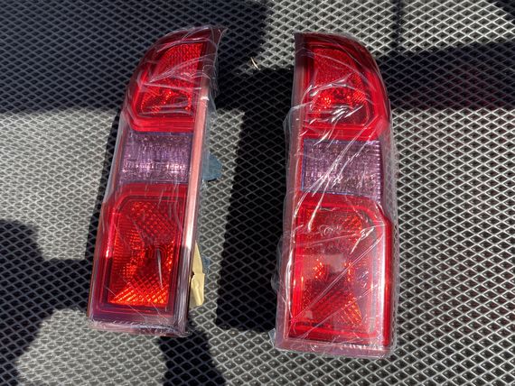 Задні ліхтарі RED (2004-2008, 2 шт) для Nissan Patrol Y61 рр | Зображення 1