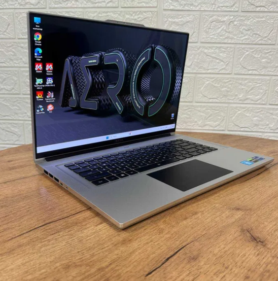 Ноутбук Gigabyte Aero 16 XE5 4K OLED i7 12700H 32Gb SSD 1Tb RTX 3070Ti Б/В | Зображення 2