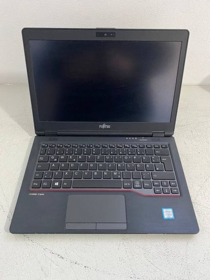 Нетбук Б-класс Fujitsu LifeBook U727 / 12.5" (1920x1080) IPS / Intel Core i5-6200U (2 (4) ядра по 2.3 - 2.8 GHz) / 8 GB DDR4 / 128 GB SSD / Intel HD Graphics 620 / WebCam б/у | Зображення 1