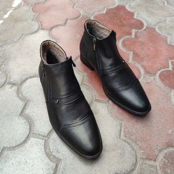 Шкіряні черевики на замках 40 розмір | Зображення 5