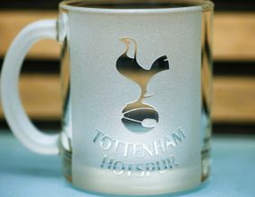 Подарочная стеклянная чашка для чая и кофе 320 мл с гравировкой лого футбольного клуба ФК Тоттенхэм  глянец