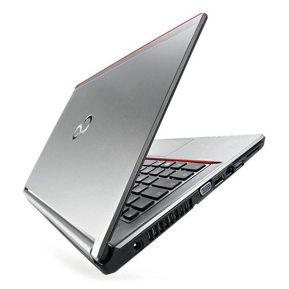 Ультрабук Fujitsu LifeBook E756 / 15.6" (1366x768) TN / Intel Core i5-6200U (2 (4) ядра по 2.3 - 2.8 GHz) / 8 GB DDR4 / 240 GB SSD / Intel HD Graphics 520 / WebCam б/в | Зображення 2