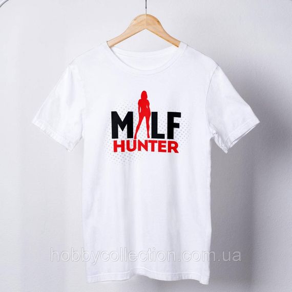 Футболка чоловіча із принтом "Milf hunter" біла