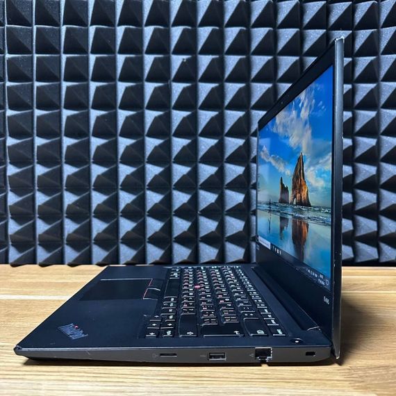 Ультрабук Б-класс Lenovo Thinkpad E495 / 14" (1366x768) TN / AMD Ryzen 3 3200U (2 (4) ядра по 2.6 - 3.5 GHz) / 8 GB DDR4 / 256 GB SSD / AMD Radeon RX Vega 3 / WebCam б/у | Зображення 6