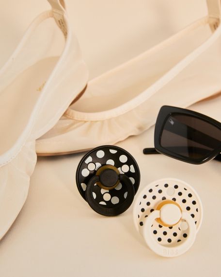 Соска пустушка BIBS Polka Colour Latex кругла 6-18 міс Ivory / Black | Зображення 2