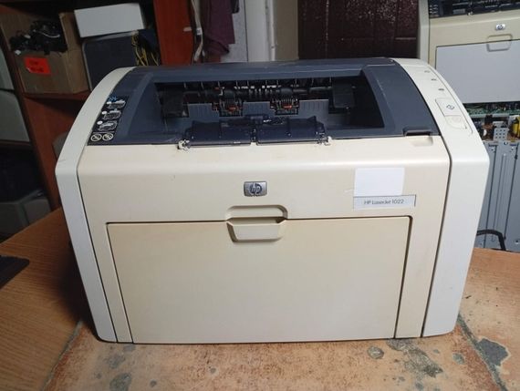 Принтер Б-клас HP LaserJet 1022 / Лазерний монохромний друк / 1200 x 1200 dpi / A4 / 18 стор/хв / USB 2.0 б/в | Зображення 1