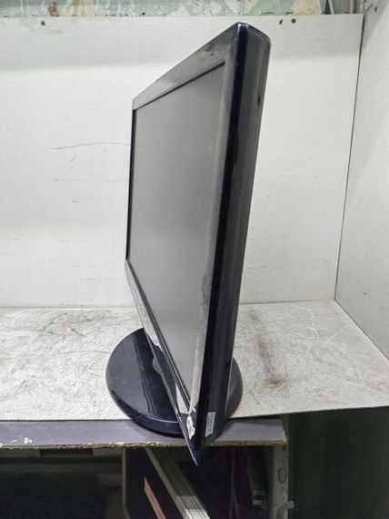 Монитор Б-класс LG Flatron W2453SQ-PF / 24" (1920x1080) TN / 1x VGA / Кабели в комплекте б/у | Зображення 4