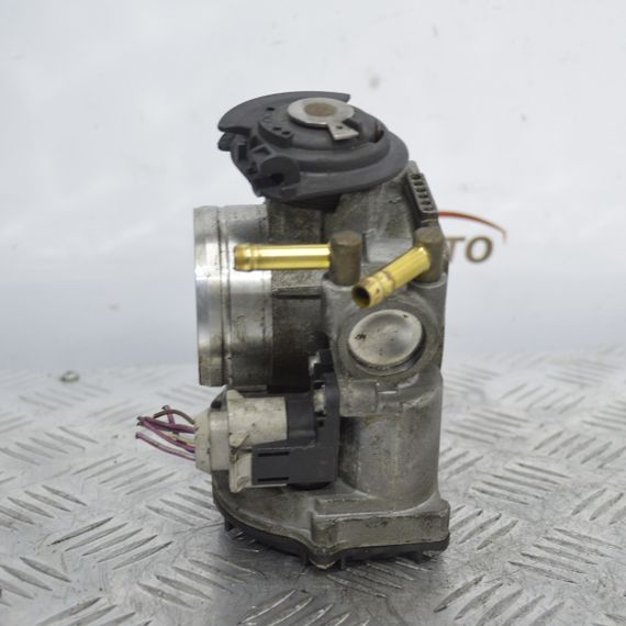 Дросельна заслінка Volkswagen Bora Golf IV 1.8 дросель Фольксваген Гольф 4 Бора 06A133064M | Зображення 2