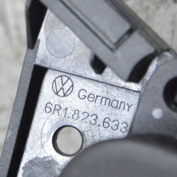 Ручка відкривання капота Volkswagen Golf VII 2012-2020 Ручка відкривання капота Фольксваген Гольф 7 6R1823633 | Зображення 2