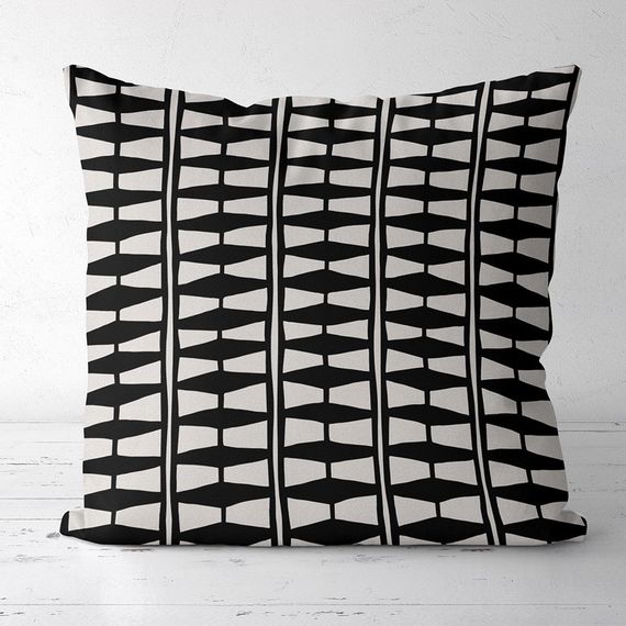 Подушка габардинова з принтом Black and white ornament 50x50 (5P_CASA002)