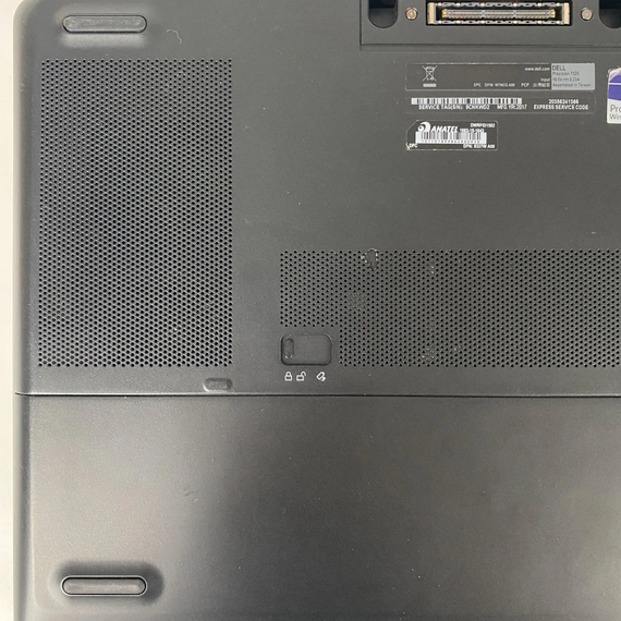 Мобильная рабочая станция Б-класс Dell Precision 7520 / 15.6" (1920x1080) IPS / Intel Core i7-7820HQ (4 (8) ядра по 2.9 - 3.9 GHz) / 16 GB DDR4 / 240 GB SSD / nVidia Quadro M1200, 4 GB GDDR5, 256-bit / HDMI б/у + Подарок Беспроводная мышь / USB | Зображення 2