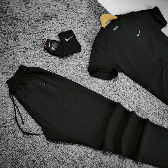 Чоловічий комплект Nike штани + футболка чорний (лого вишивка) | Зображення 1