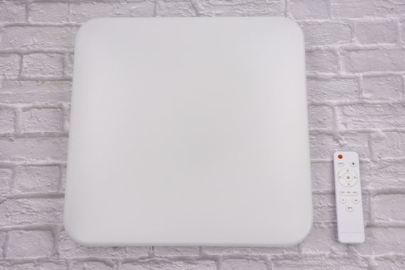 Сучасний квадратний світильник стельовий LED для кімнати кухні ванної з пультом 25716 Білий 4х38х38 см.