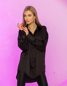 Женская шелковая блуза-рубашка длинная в стиле оверсайз MI544 цвет черный, размер 42/46