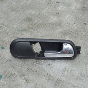 Ручка дверей передня права Seat Ibiza III 2002-2009 Внутрішня дверна ручка права Сеат 6L1837114E