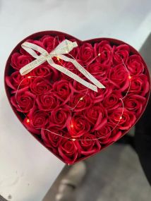 Подарунковий набір мильне Серце з трояндами з мила LED/подарунковий бокс з мильними трояндами
