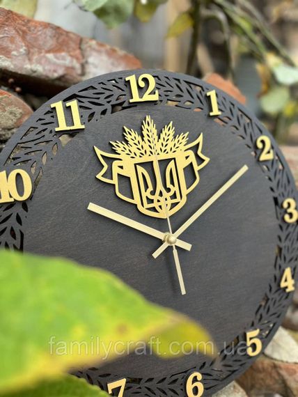 Настінний дерев'яний годинник з гербом України, патріотичний декор, безшумний годинник із фанери, 35 см | Зображення 6