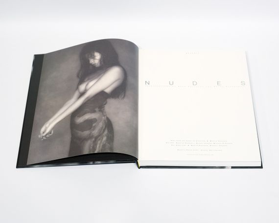 Книга - фотоальбом эротической фотографии лучших фотографов мира Graphis Nudes V.1 | Зображення 9