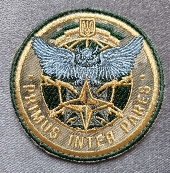 Шеврон Primus Inter Pares (пиксель)