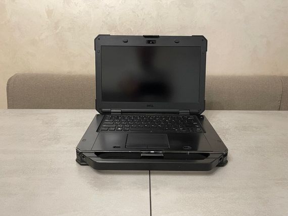 Защищенный ноутбук Б-класс Dell Latitude 5424 Rugged / 14" (1920x1080) IPS / Intel Core i5-8350U (4 (8) ядра по 1.7 - 3.6 GHz) / 32 GB DDR4 / 512 GB SSD M.2 / AMD Radeon RX 540, 4 GB GDDR5, 128-bit / WebCam / Два АКБ б/у + Подарок Проводная мышь / USB | Зображення 2