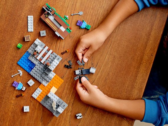 Конструктор LEGO Minecraft Закинута шахта (21166) | Зображення 1