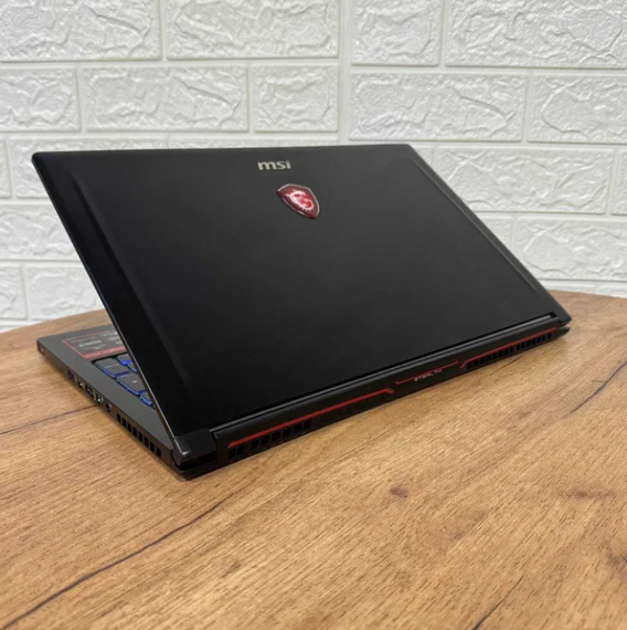 Ноутбук MSI GS63VR Stealth Pro 7RF i7 7700HQ 16Gb SSD 1Tb GTX 1060 Б/В | Зображення 3