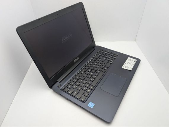Ноутбук Asus E502S Black / 15.6" (1366x768) TN / Intel Pentium N3700 (4 ядра по 1.6 - 2.4 GHz) / 4 GB DDR3 / 120 GB SSD / Intel HD Graphics / WebCam б/у | Зображення 5