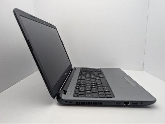 Ноутбук HP Compaq 15 / 15.6" (1366x768) TN / Intel Celeron N2840 (2 ядра по 2.16 - 2.58 GHz) / 8 GB DDR3 / 320 GB HDD / Intel HD Graphics / WebCam / DVD-ROM б/у | Зображення 3