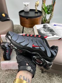 Чоловічі кросівки Air Max Plus New Black Grey Red , В'єтнам 44 28