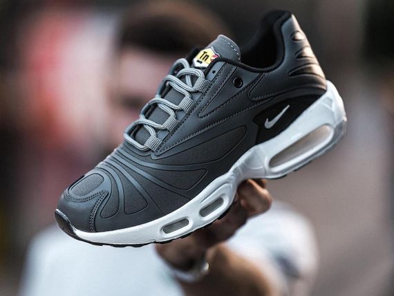 Кросівки Nike Air Max Plus TN Grey | Зображення 1