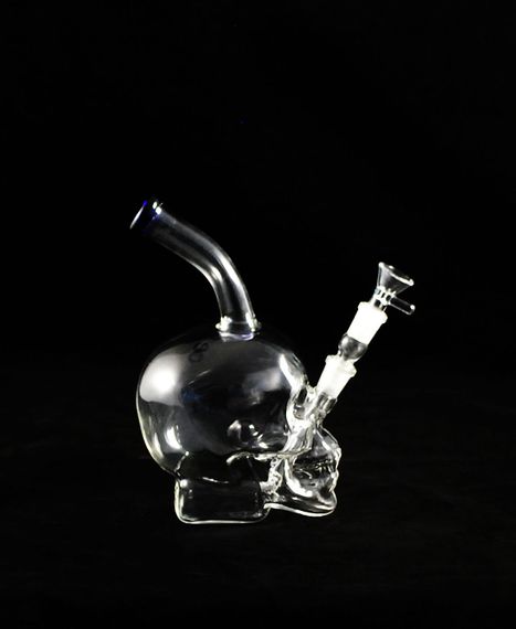 Стеклянная трубка Skull