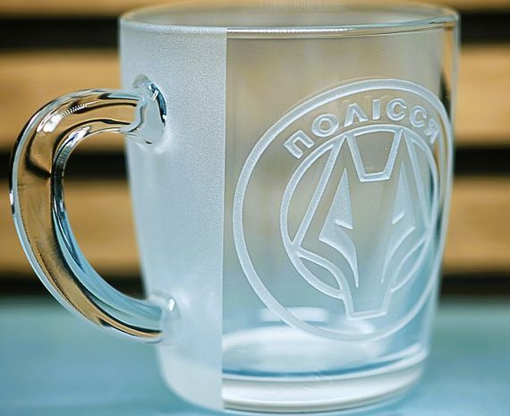 Скляна чашка 350 мл ФК Полісся з гравіюванням подарунок для фаната  футбольна кружка | Зображення 2