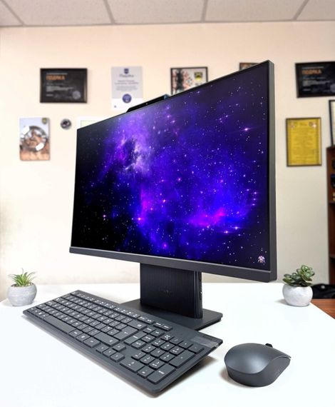 Моноблок Lenovo IdeaCentre 3 24ARR9/24" (1920x1080) IPS/AMD Ryzen 5 7535HS (6(12) ядер по 3.3 - 4.5 GHz) /  16 GB DDR5 / 512 GB SSD / AMD Radeon 660M Graphics / WebCam / 2x 3W / Клавіатура та мишка | Зображення 3