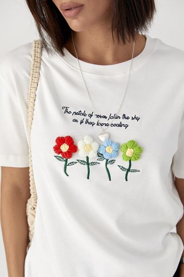Футболка з в'язаними квітами - білий цвет, S (є розміри) | Зображення 3