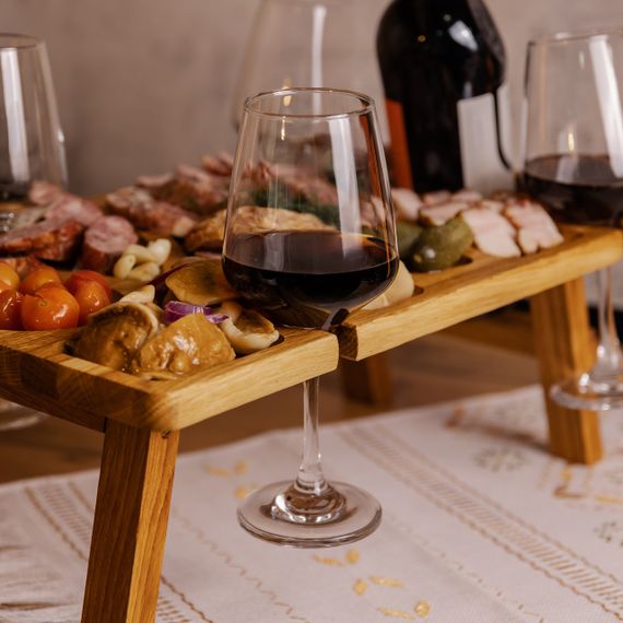 Винний столик-менажниця з дерева 50×30 см прямокутний на ніжках дуб BWS500180 | Зображення 6