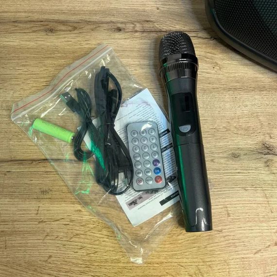 Портативна Bluetooth колонка PartyBox 320 240W RGB чорна • Акустична система PartyBox 320 з колесами, підсвіткою, караоке та акумулятором чорна | Зображення 2