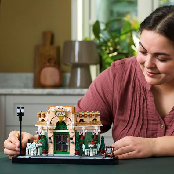 Конструктор LEGO Icons Французька кав&#039;ярня 10362 | Зображення 7