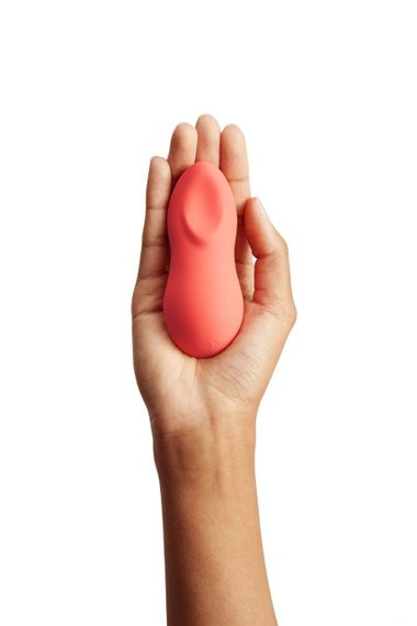 Мощный мини-вибромассажер Touch X Crave Coral by We-Vibe, удобно совмещать с проникающим сексом sexstyle | Зображення 6