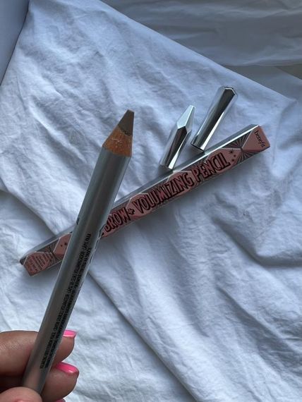Водостійкий олівець для брів для об'єму Benefit gimme brow+ volumizing pencil - 3 Warm Light Brown (1.19 g) | Зображення 2