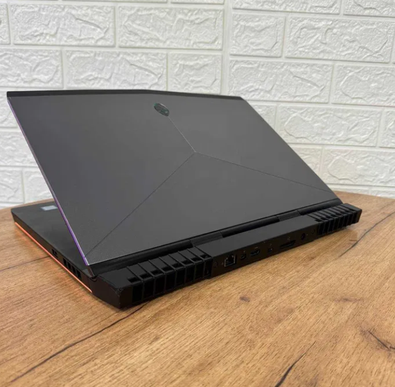 Ноутбук Dell Alienware 15 R4 i7 8750H 16GB SSD 512GB GTX 1080 MaxQ Б/В | Зображення 6