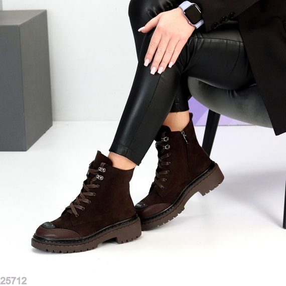 Шоколадні зимові замшеві черевики берці з дизайнерською нашивкою | Зображення 3