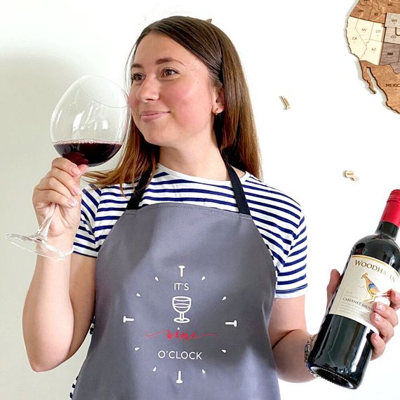 Фартух з написом It's wine o'clock 75х51 см (FRT_23J001) | Зображення 1