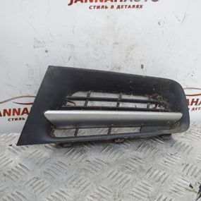 Решітка радіатора ліва Renault Megane II 2003-2009 Решітка бампера Рено Меган 2 8200746094