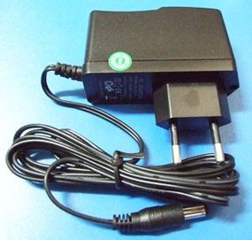Блок живлення пластиковий  FT-10-5PL (5V 2A =10W)
